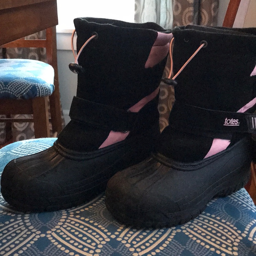 Snow boots